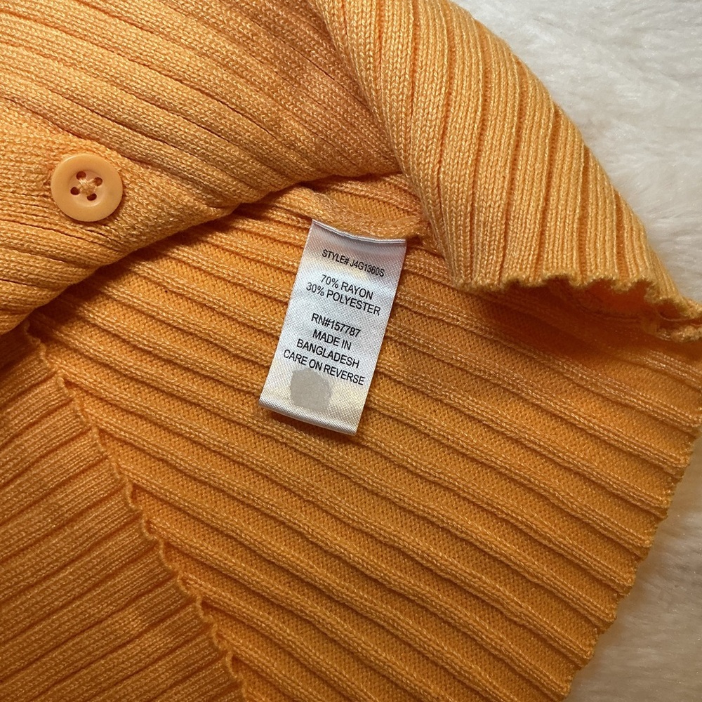Women's Ribbed Knit Top - Picture 5 of 5